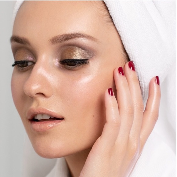 Bobbi Brown Soothing Cleansing Oil - Picture 7 of 9